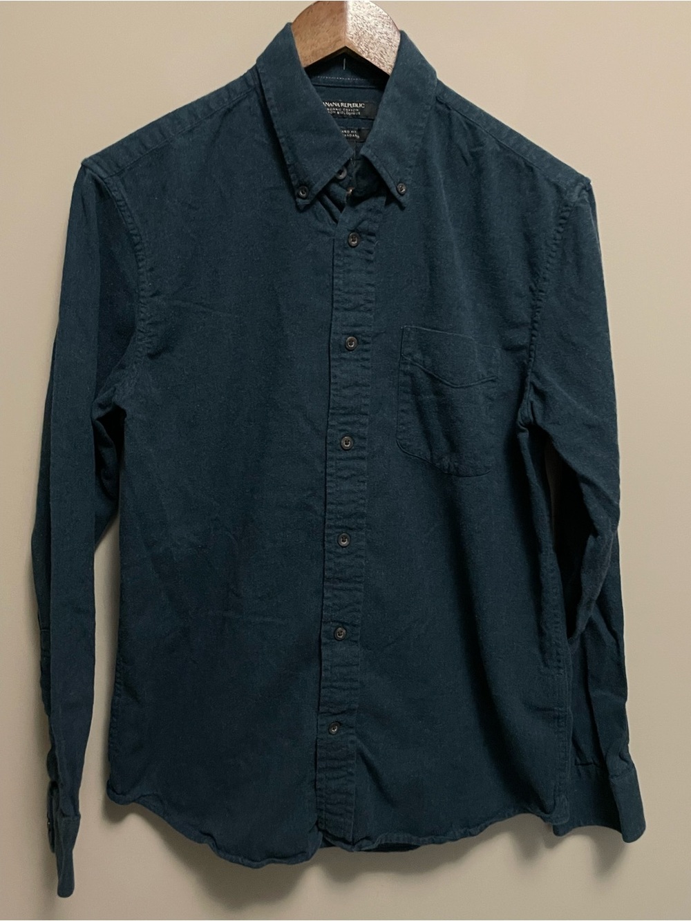 Banana Republic Dark Blue Button-Down Standard Fit Shirt Men’s Small